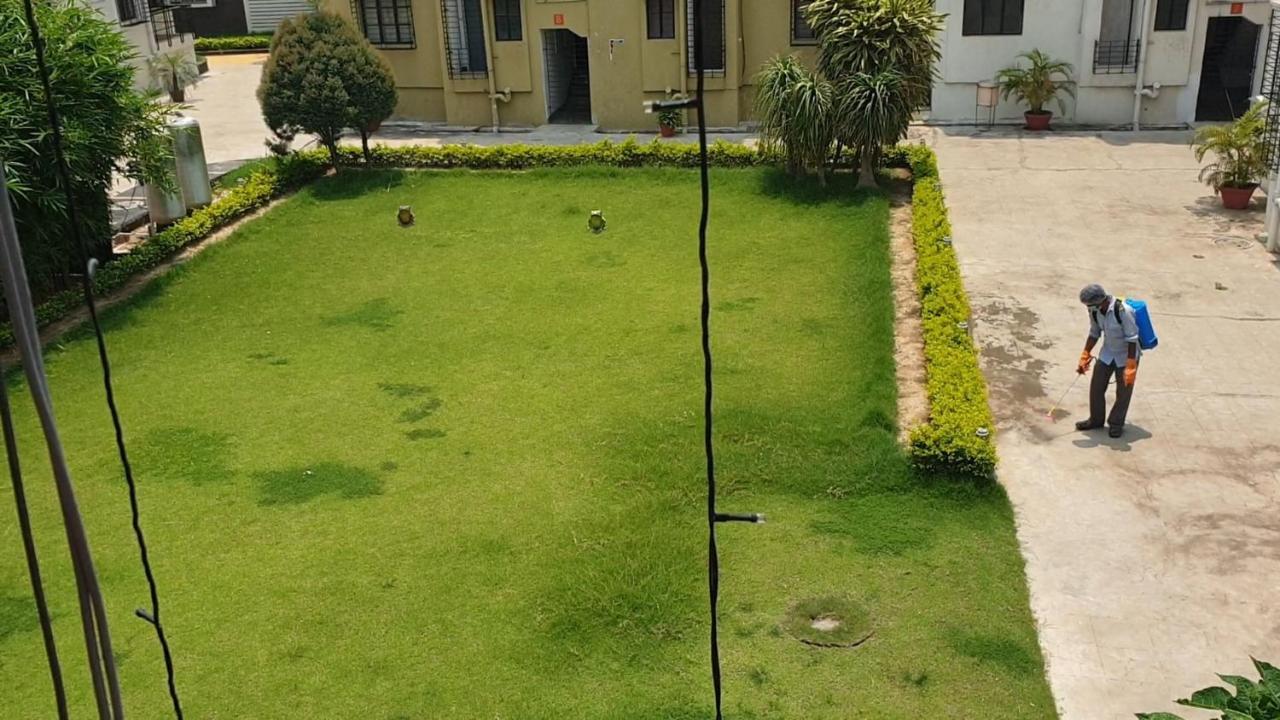 Panthashala Santiniketan Hotel Sri Niketan Exterior photo