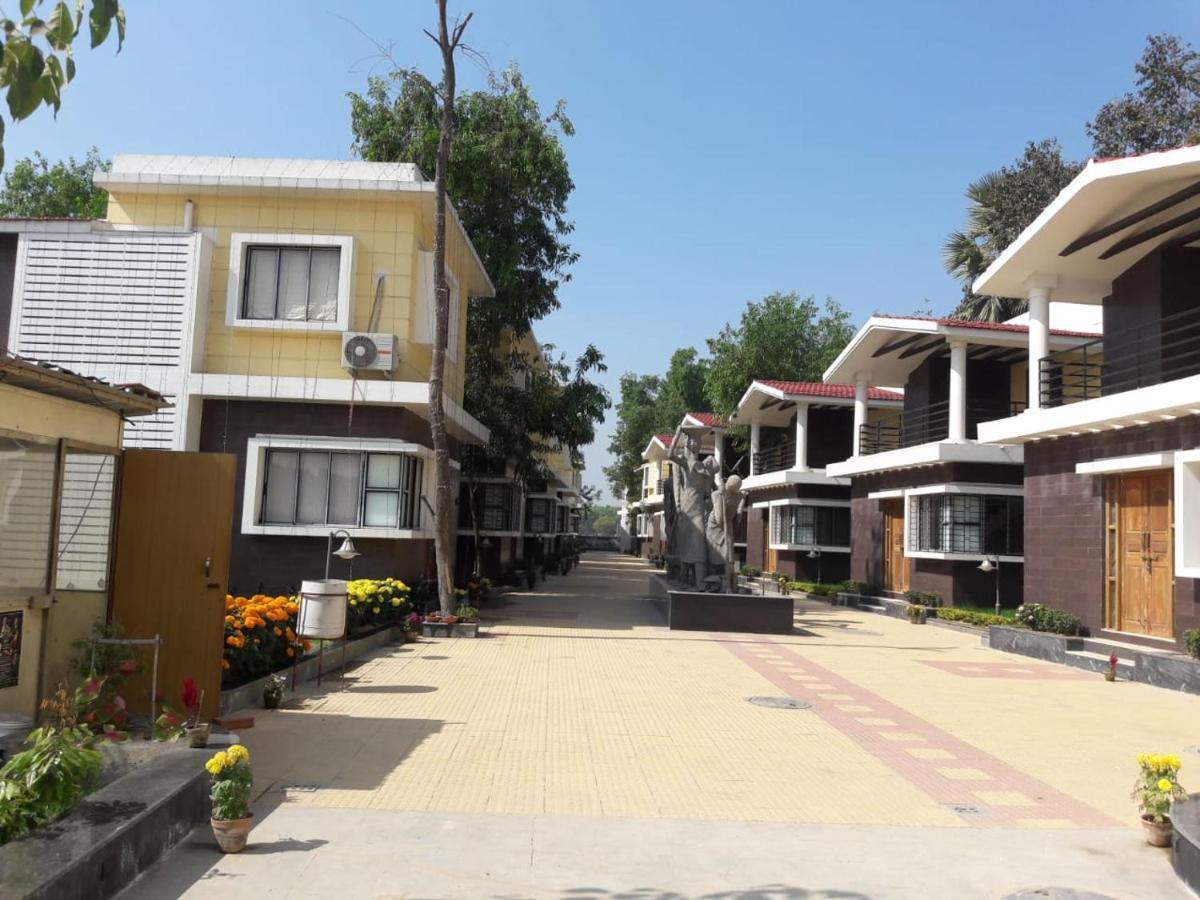 Panthashala Santiniketan Hotel Sri Niketan Exterior photo