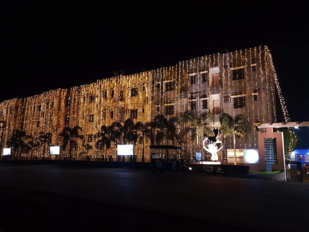 Panthashala Santiniketan Hotel Sri Niketan Exterior photo